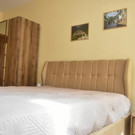 Trimaya - Comfort In The Center Апартаменти Варна