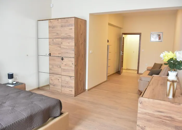 Trimaya - Comfort In The Center